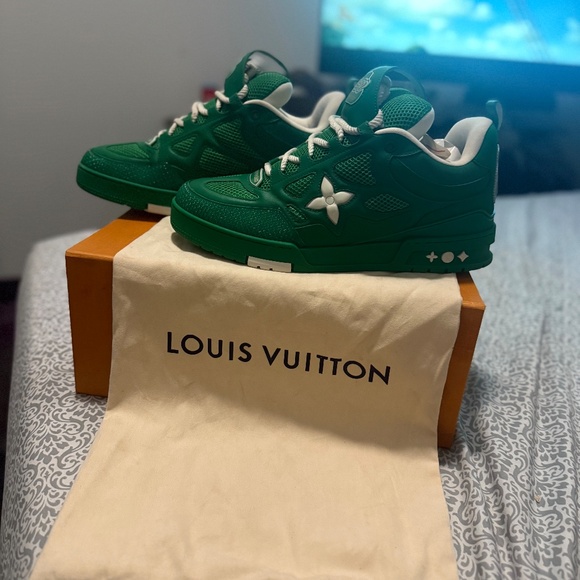 Louis Vuitton Green Sneakers - Picture 4 of 11
